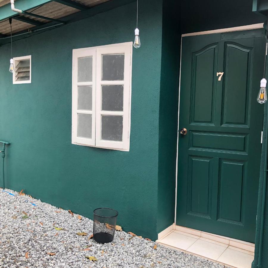 Rumah Tepi Istana クアラ・トレンガヌ エクステリア 写真